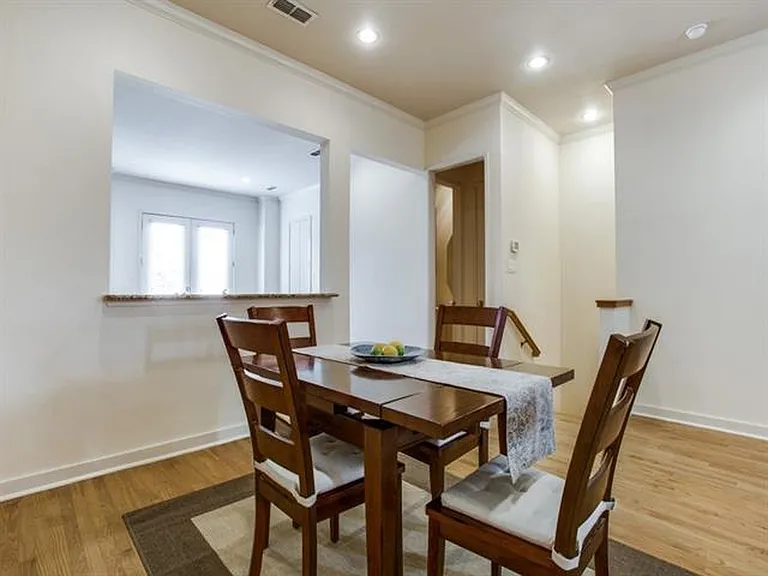 1406 Pecos St — Photo 11