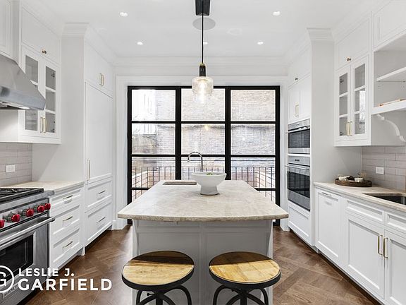 10 Bank St New York Ny Zillow