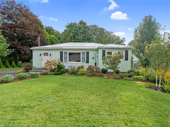 2 Sunny Dr, Tully, NY 13159