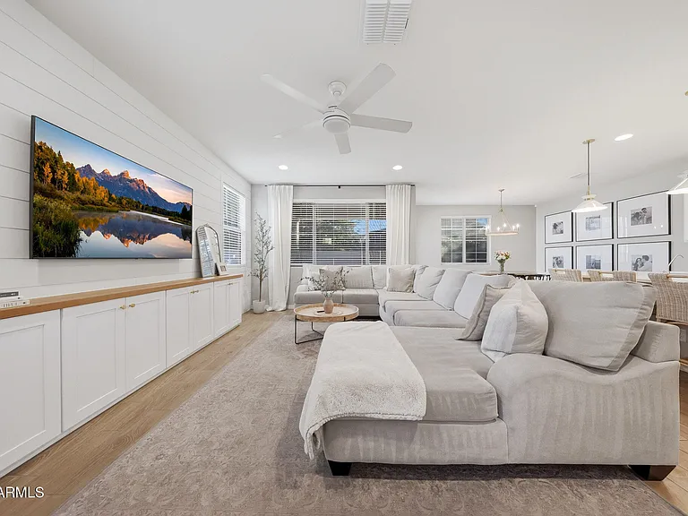 905 S Canal Dr #13 — Photo 3