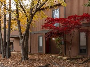 11818 S Briar Patch Dr, Midlothian, VA 23113