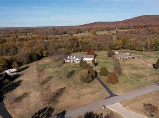 10902 Spring Mountain Dr, Farmington, AR 72730