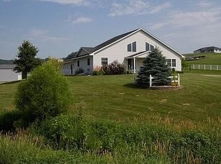 37976 308th St, Bellevue, IA 52031