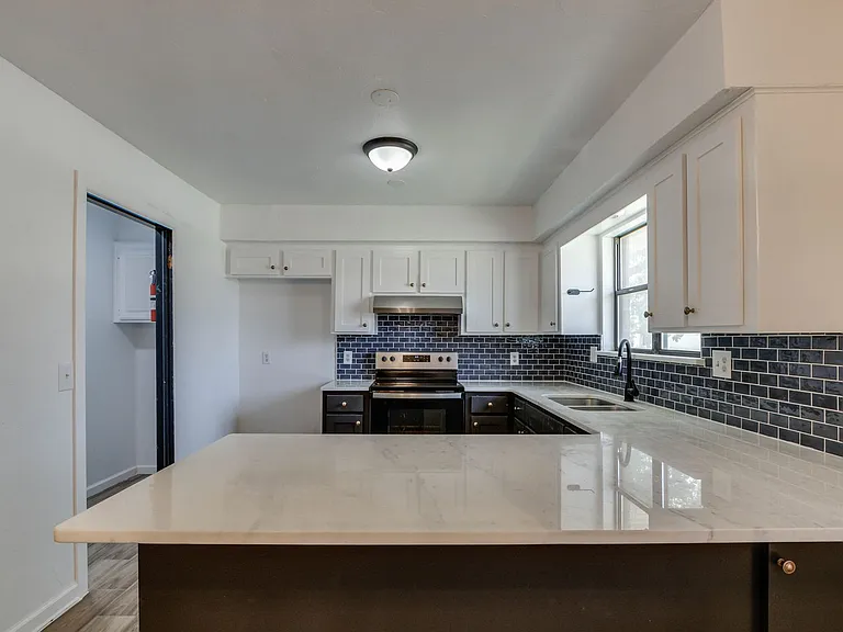 612 NW 139th St — Photo 11