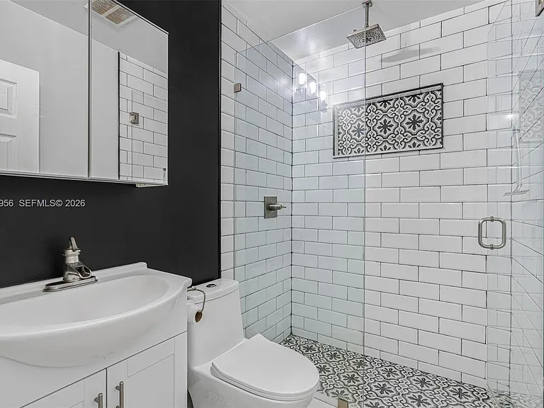5001 SW 92nd Ter — Photo 11