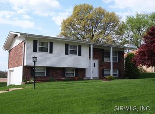 128 Lake Forest Dr, Belleville, IL
