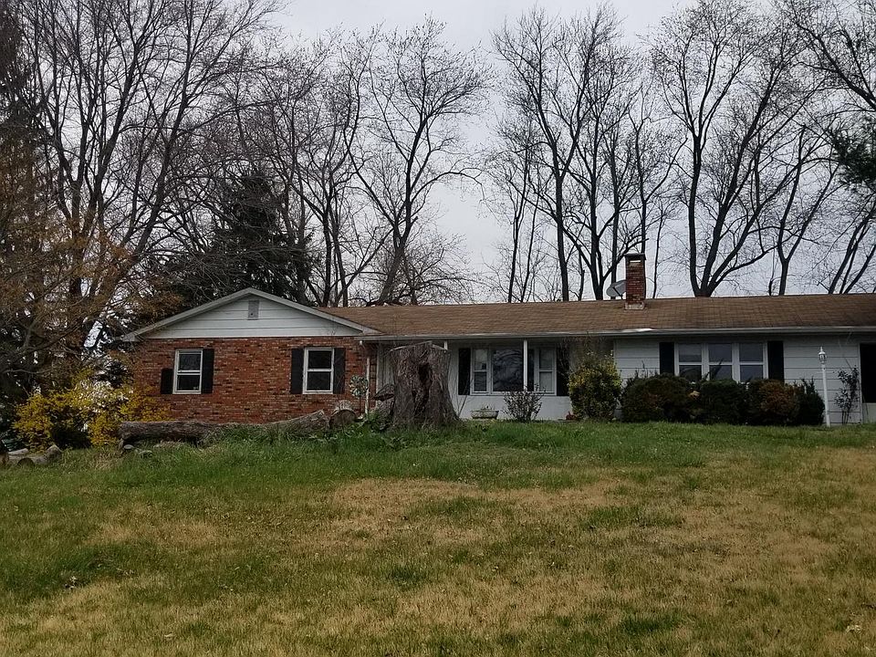 2nd image of 2111 Bellvale Rd