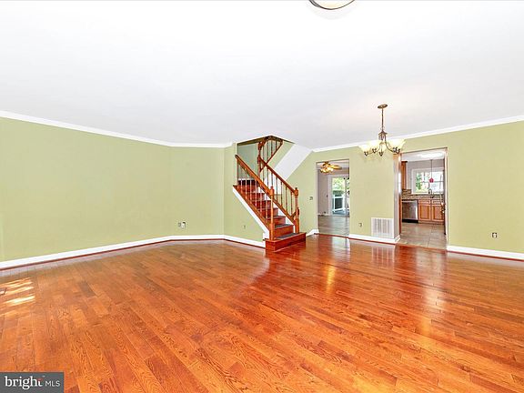 4th image of 314 Crescendo Way