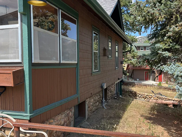 325 Macgregor Ave #A — Photo 2