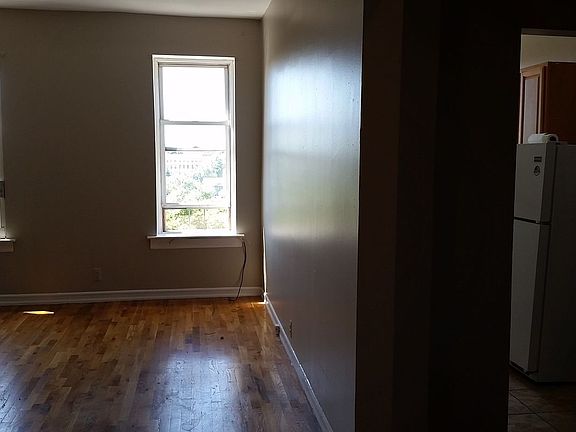5th image of 2027 Pacific St APT 2H