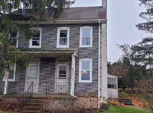 395 Holtzman Rd, Reinholds, PA 17569