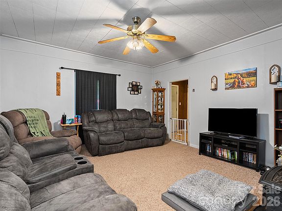 5th image of 1121 N Canton Rd