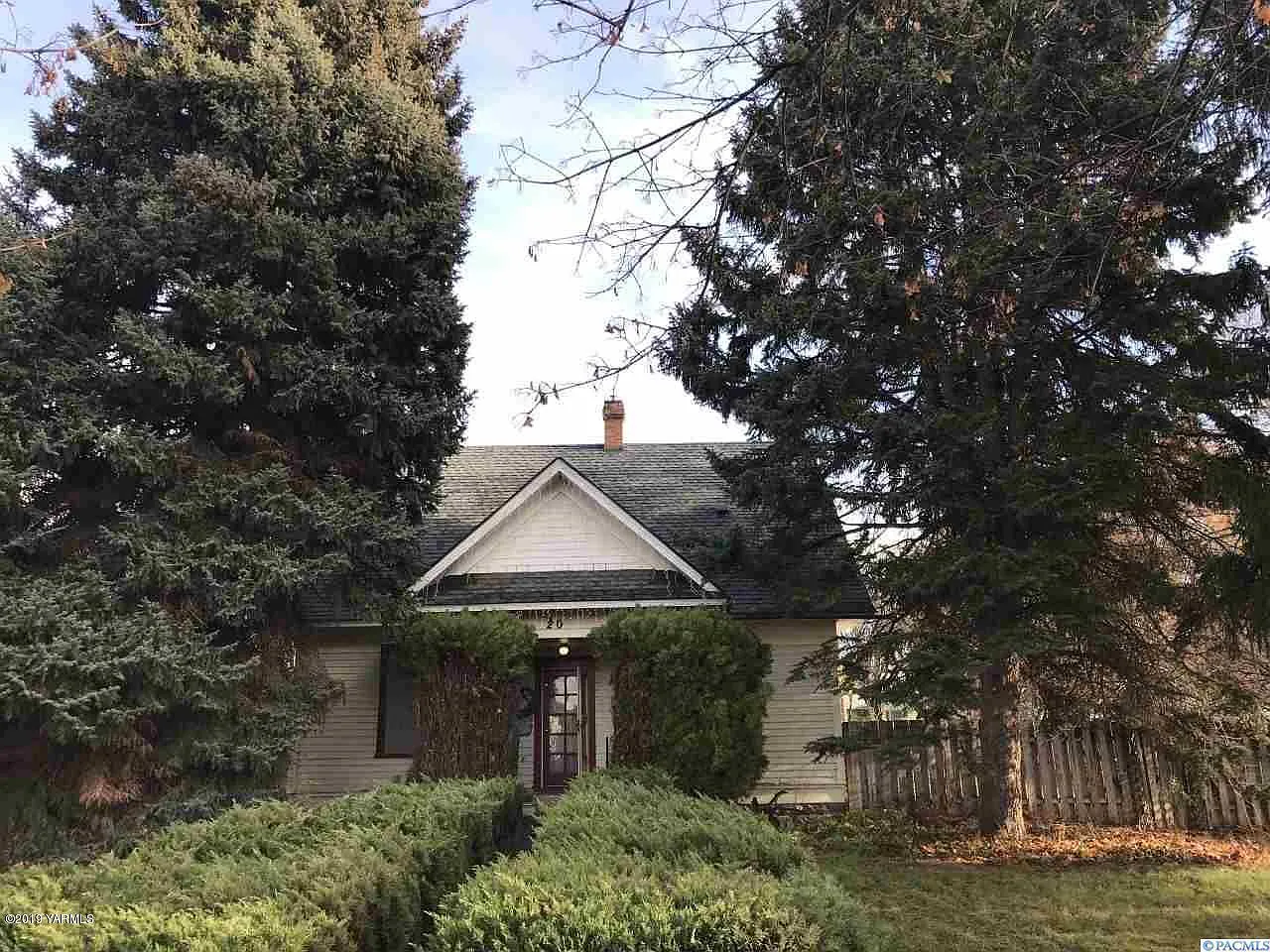 205 Cedar St photo 1