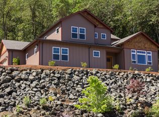 229 Winchester Creek Ave, Winchester, OR 97495