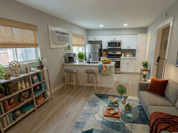 610 1/2 W 30th St #112, Austin, TX 78705