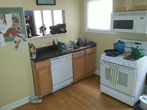 3rd image of 7239 W Palatine Ave #1