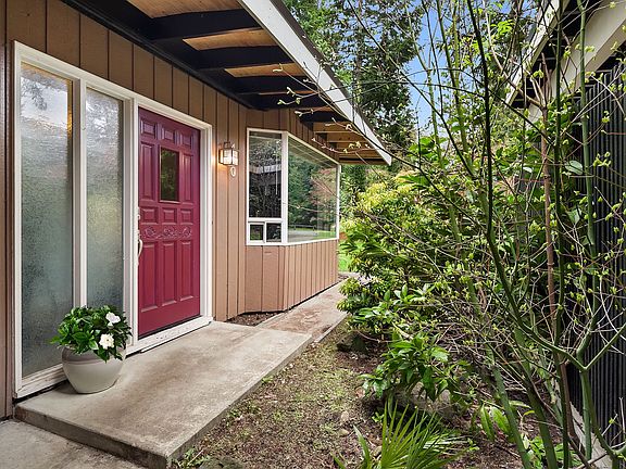 Front entryway
