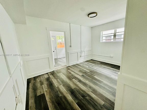 5th image of 524 NW 35th St APT 1
