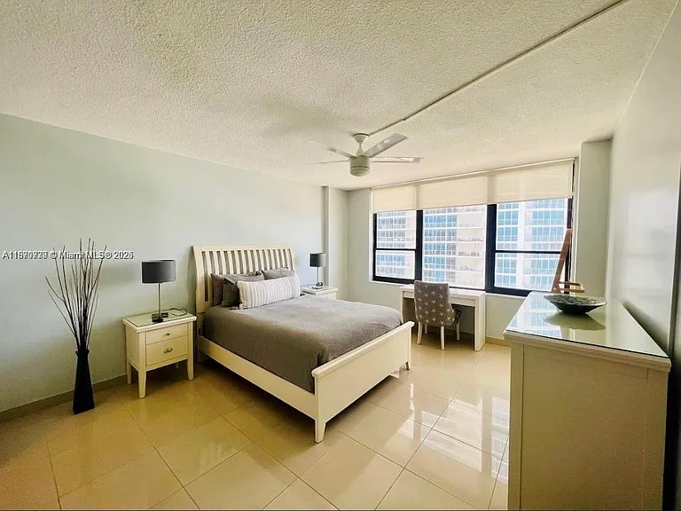 3505 S Ocean Dr #911 — Photo 14
