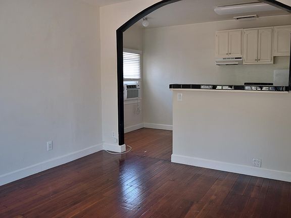 2nd image of 1118 Mohawk St #A