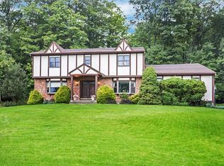 4 Lincoln Ct, Highland Mills, NY 10930