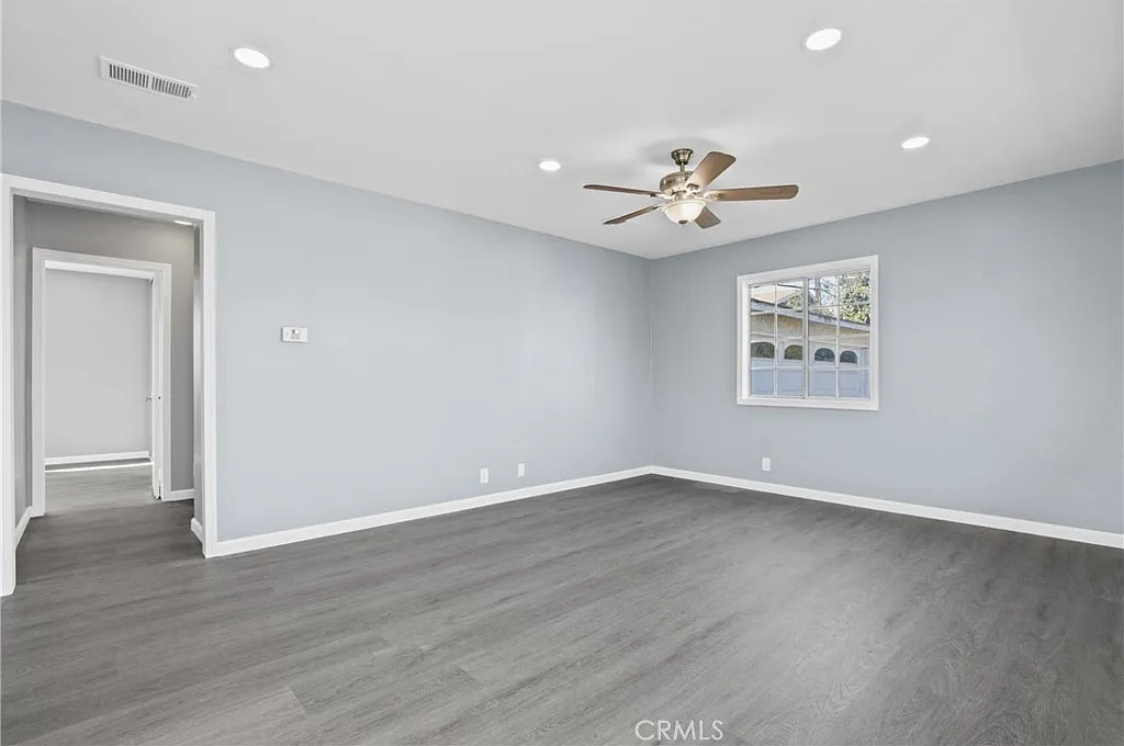 2 bed, 881 sqft, $3,495 — Photo 2