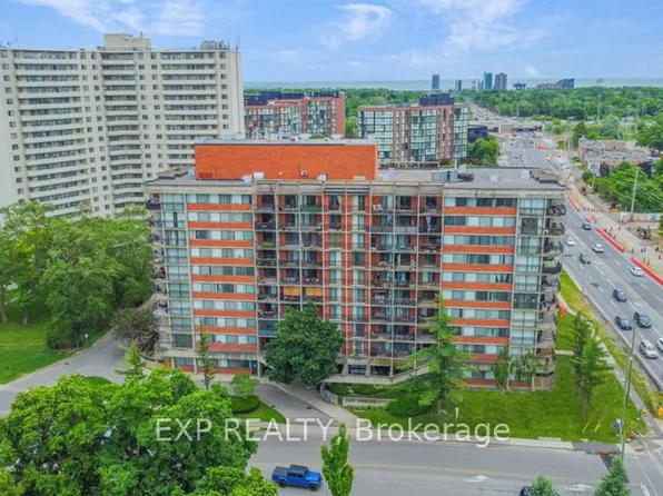 2200 Sherobee Rd #307, Mississauga, ON L5A 3Y3