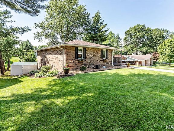 4th image of 112 Lakeside Dr