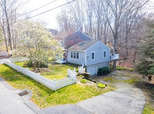 7 Elm Ln, Mashpee, MA 02649