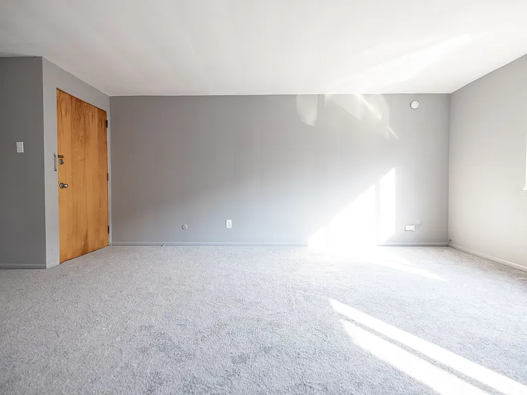 1101 Broadway Ave — Photo 3