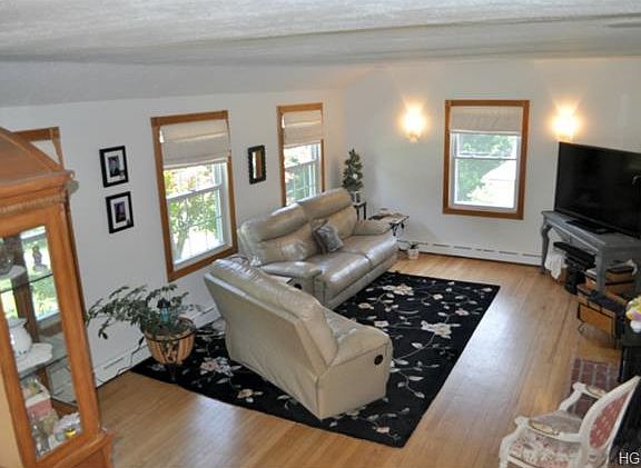 3rd image of 197 Underhill Ave