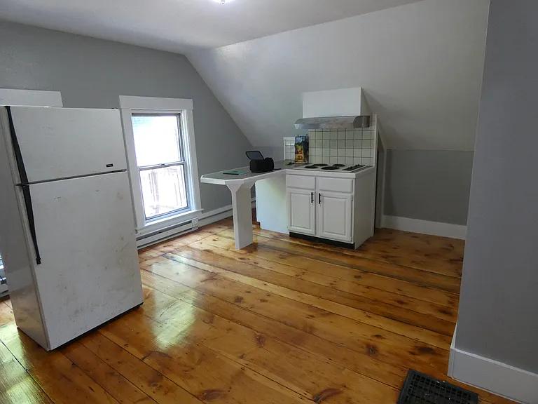 94 Maple St #3 — Photo 11