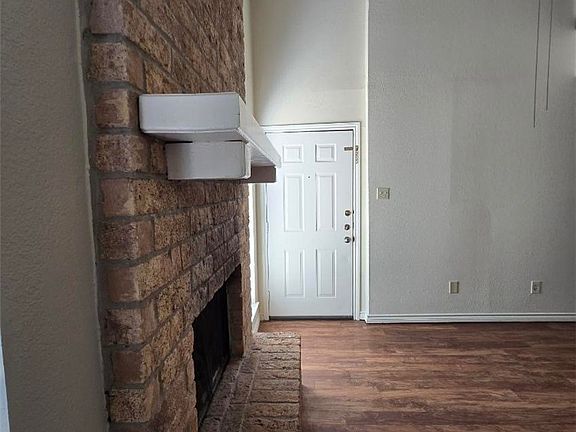 5th image of 5166 Middlecoff Rd APT B