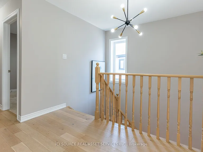 648 Lemay Grv — Photo 17