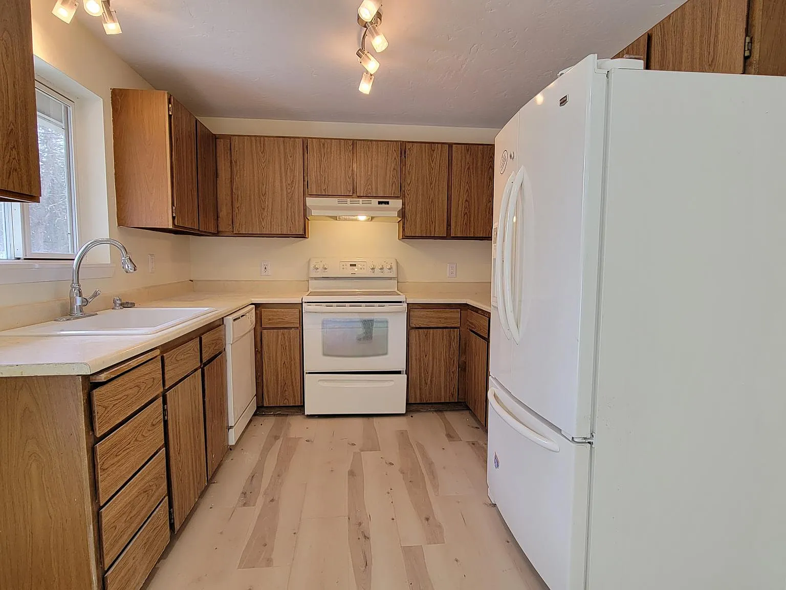 3 bed, 1488 sqft, $2,500 — Photo 4