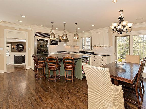 2nd image of 33325 Woodleigh Dr