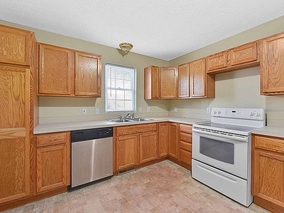 2nd image of 1828 Middle Ave