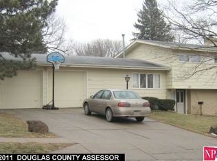 4011 Terrace Dr, Omaha, NE 68134