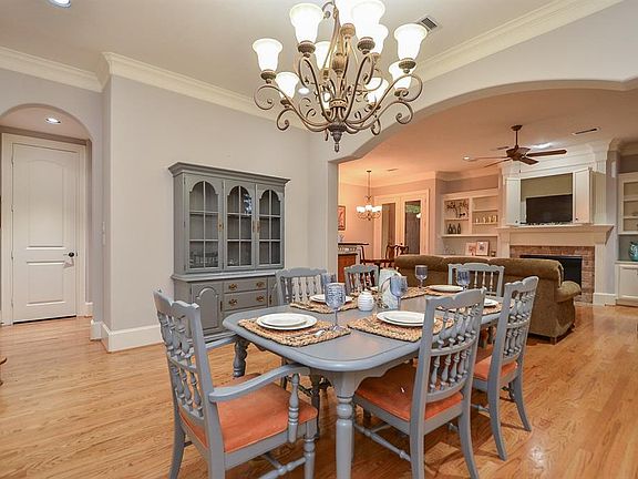 5th image of 6211 Elm Heights Ln