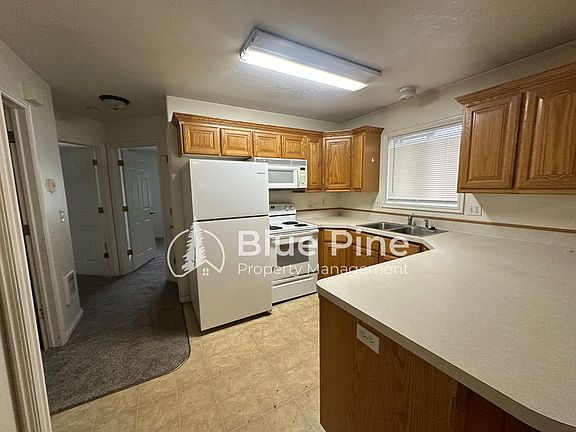 3rd image of 3156 Chasewood Dr APT 3