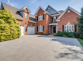 4115 Willow Knoll Ln, Winston Salem, NC 27106