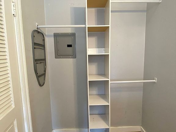 3rd image of 1000 Redondo Ave APT 19