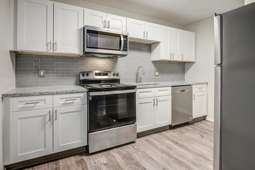 The Summit at Ridgewood Apartment and Townhomes — Photo 1