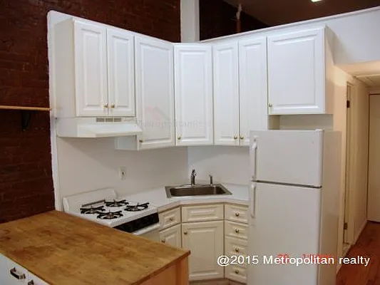 Rented by Metropolitan Realty | media 3