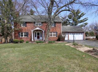 467 E High Point Dr, Peoria, IL 61614