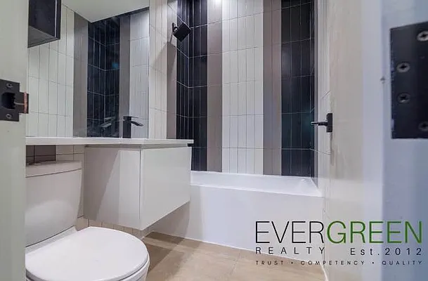 Rented by Evergreen Apartments BK | media 4