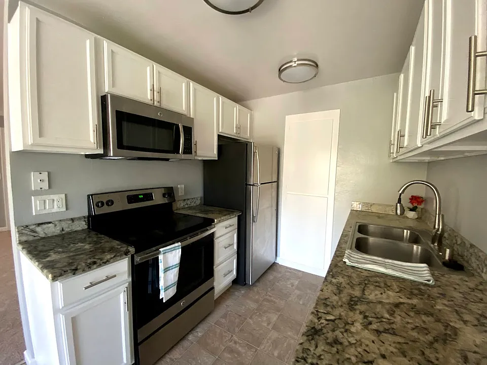 Blackford Oaks Apartments