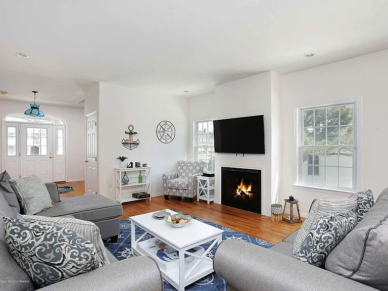 111 York Ave — Photo 9