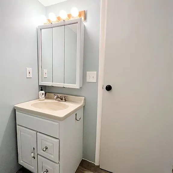 3303 Chester Rd — Photo 30