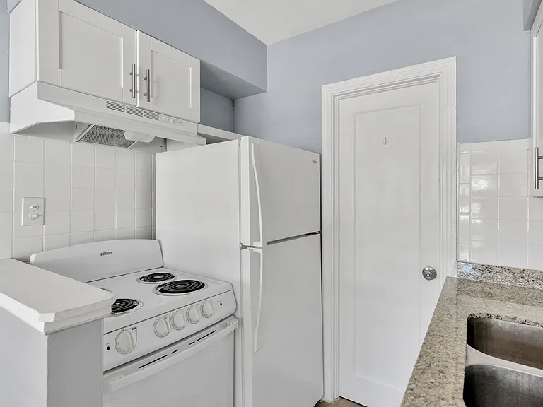 1233 Grove St — Photo 12